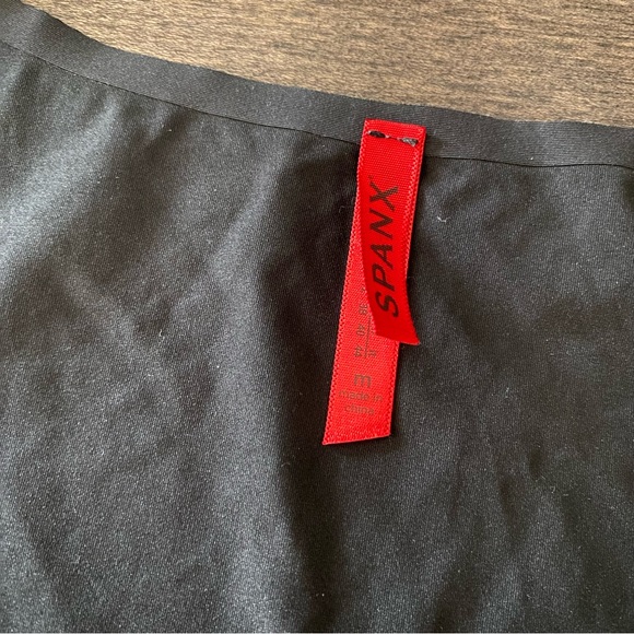 Spanx scoop neck shape wear tank - Picture 2 of 3